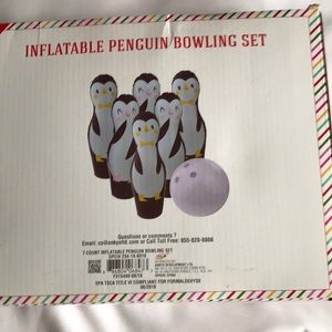 Inflatable Penguin bowling set